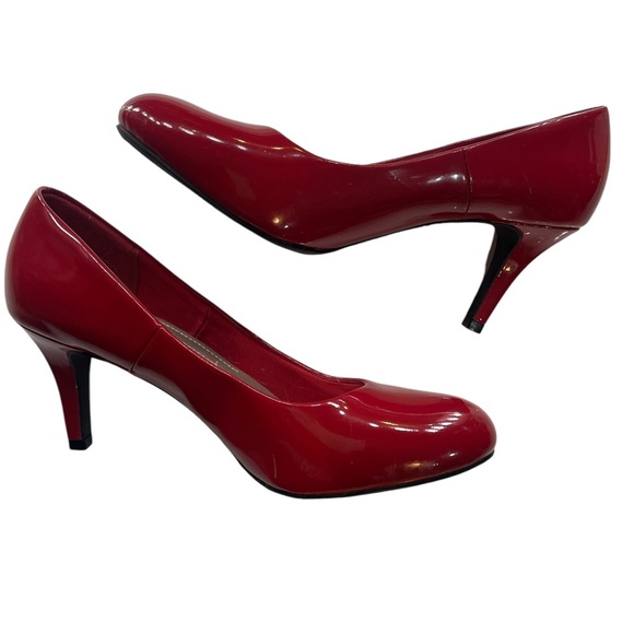 Red patent 3 inch high heel, Mary Jane, rounded heel shoe,7 1/2 - Picture 6 of 9